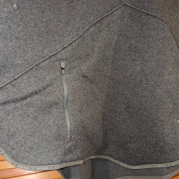 INDYEVA Satu Poncho Fleece Polartec Pullover Snap Shawl Size Small Dark Gray - Picture 5 of 13